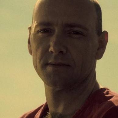 你们是回国避难,不是来当大爷的