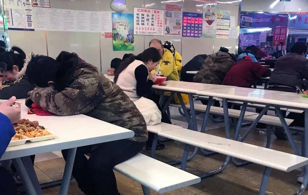 群租房里的女孩们